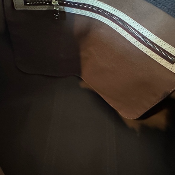 Louis Vitton Keepall Bandoulière, it has been to Poshmark and was authenticated - Picture 6 of 7